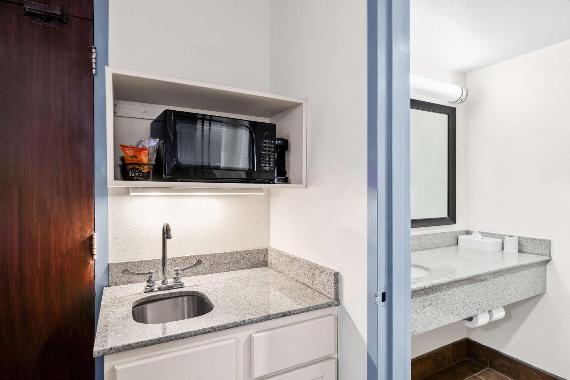 Surestay Plus Hotel By Best Western Lubbock Medical Center Exteriör bild
