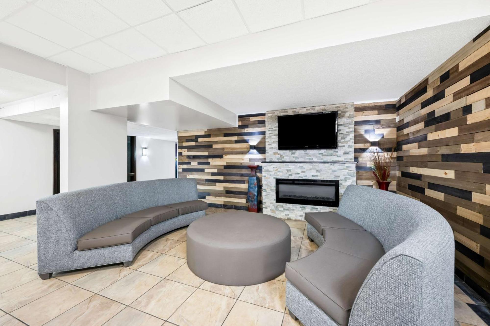 Surestay Plus Hotel By Best Western Lubbock Medical Center Exteriör bild