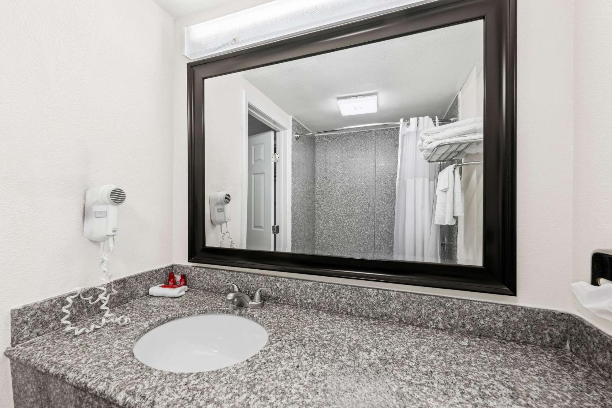 Surestay Plus Hotel By Best Western Lubbock Medical Center Exteriör bild