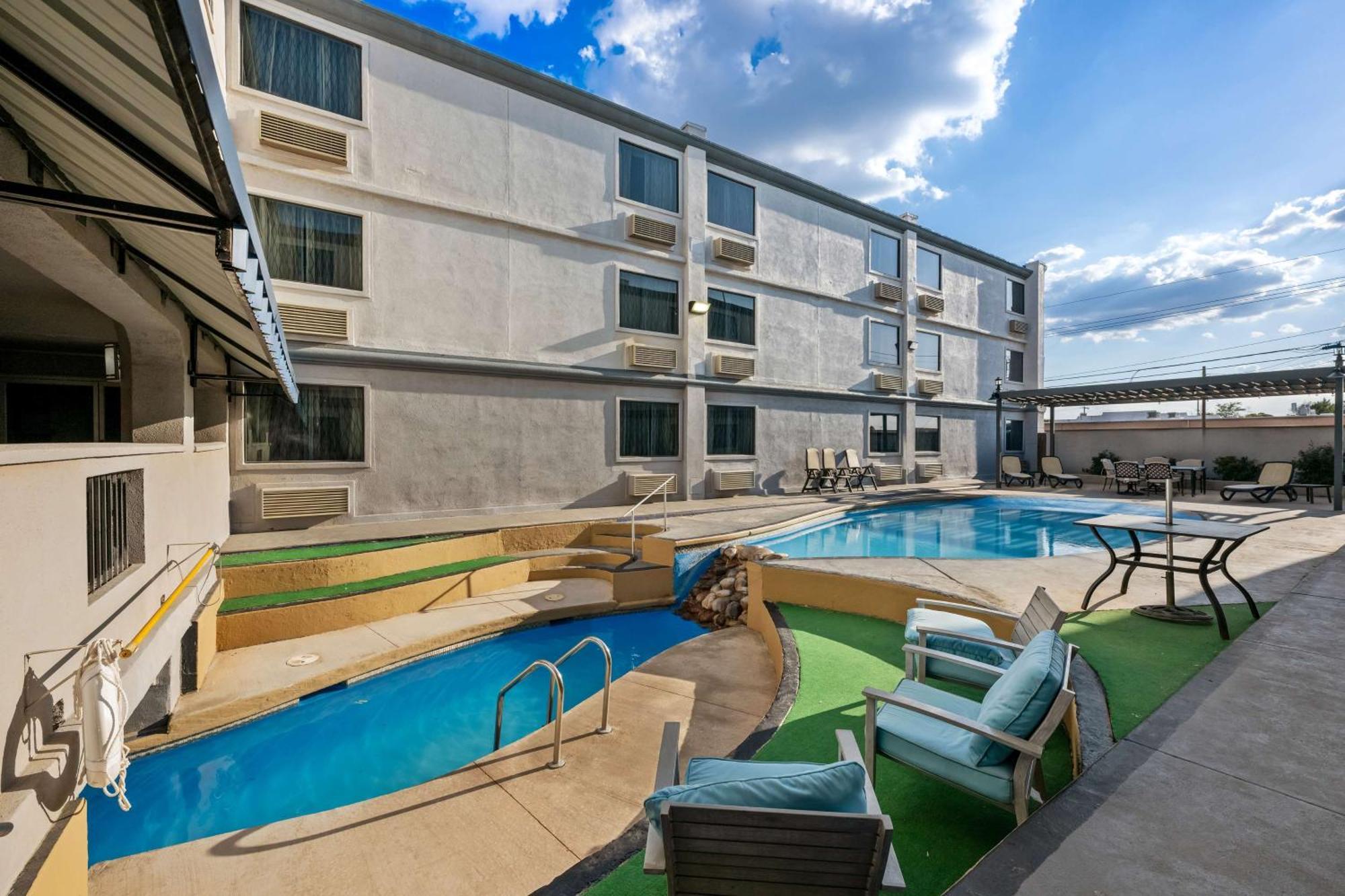 Surestay Plus Hotel By Best Western Lubbock Medical Center Exteriör bild