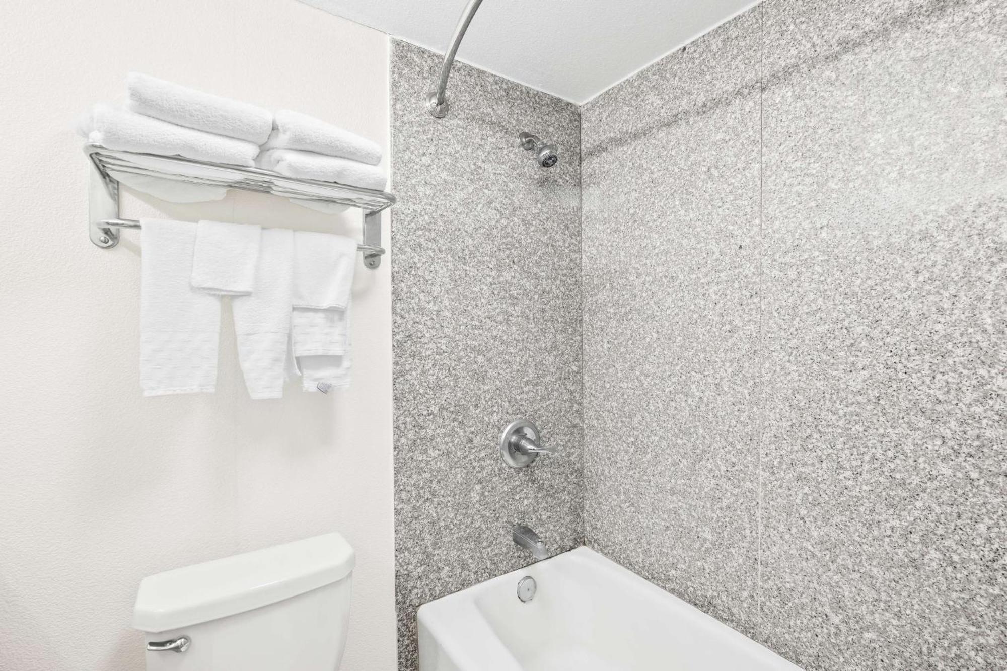Surestay Plus Hotel By Best Western Lubbock Medical Center Exteriör bild