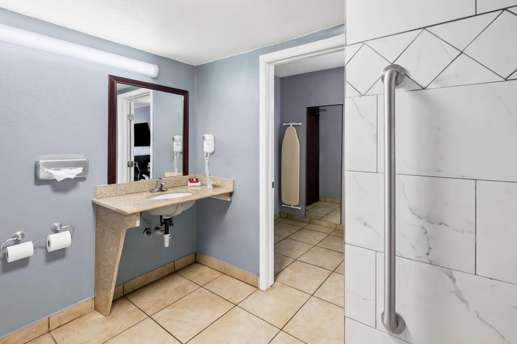 Surestay Plus Hotel By Best Western Lubbock Medical Center Exteriör bild