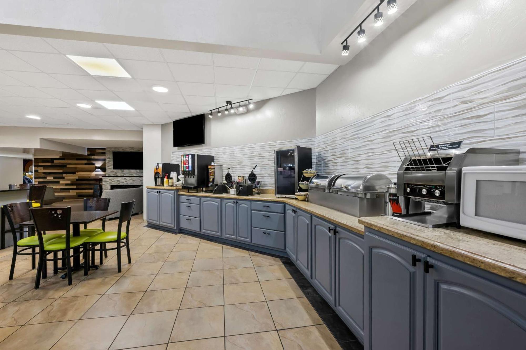 Surestay Plus Hotel By Best Western Lubbock Medical Center Exteriör bild